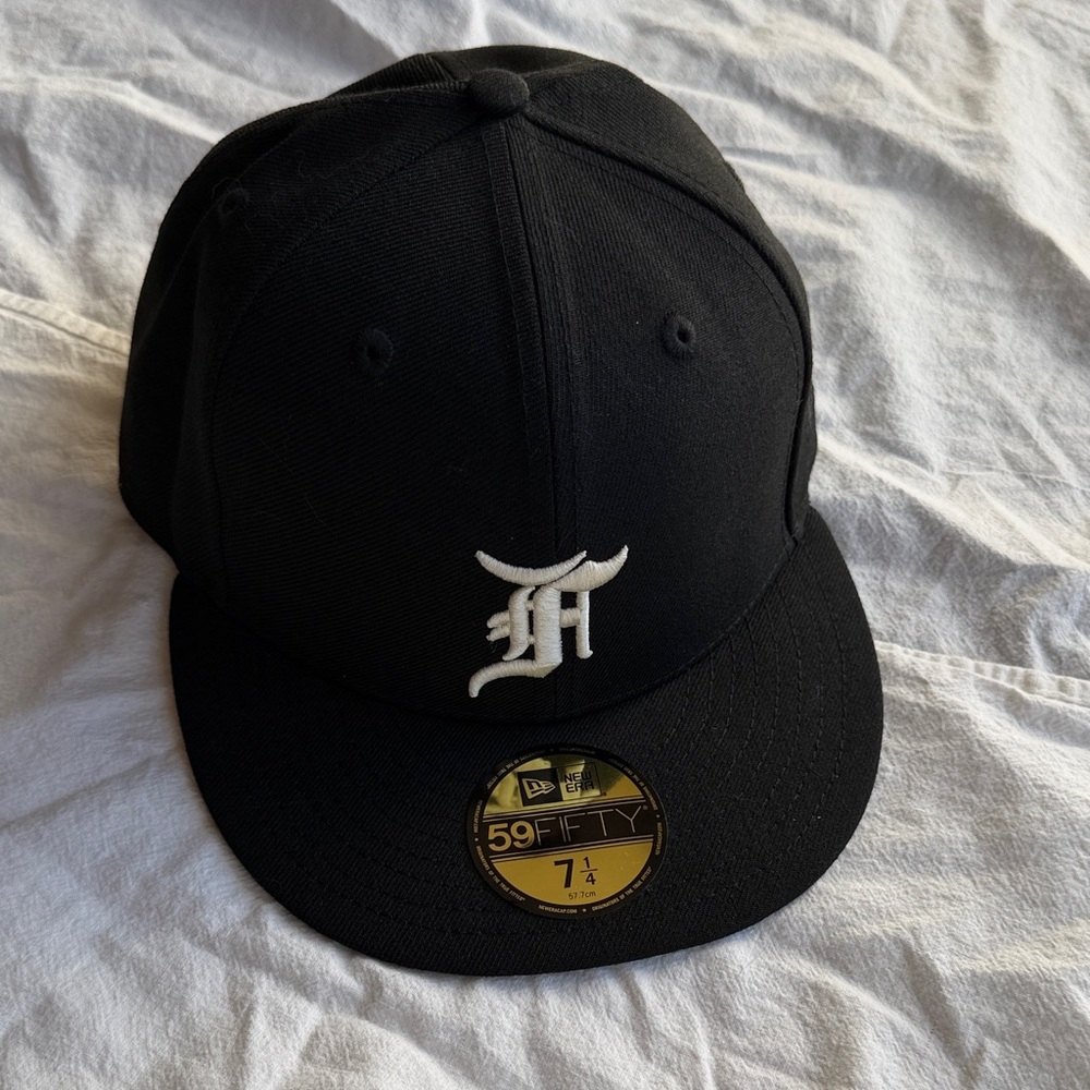 Fear Itself New Era Black 59FIFTY fitted hat. 7 1/4 size